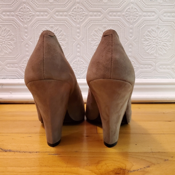 Retro style suede heels - Picture 3 of 5